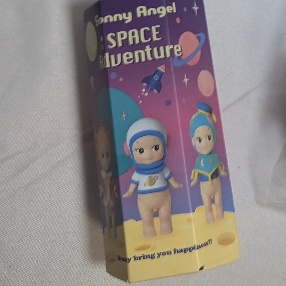 1 New Random Blind Box Figure Toy